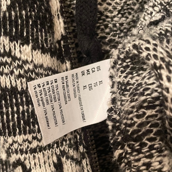 American Eagle Outfitters Black & White Patterned Cardigan - Picture 6 of 6